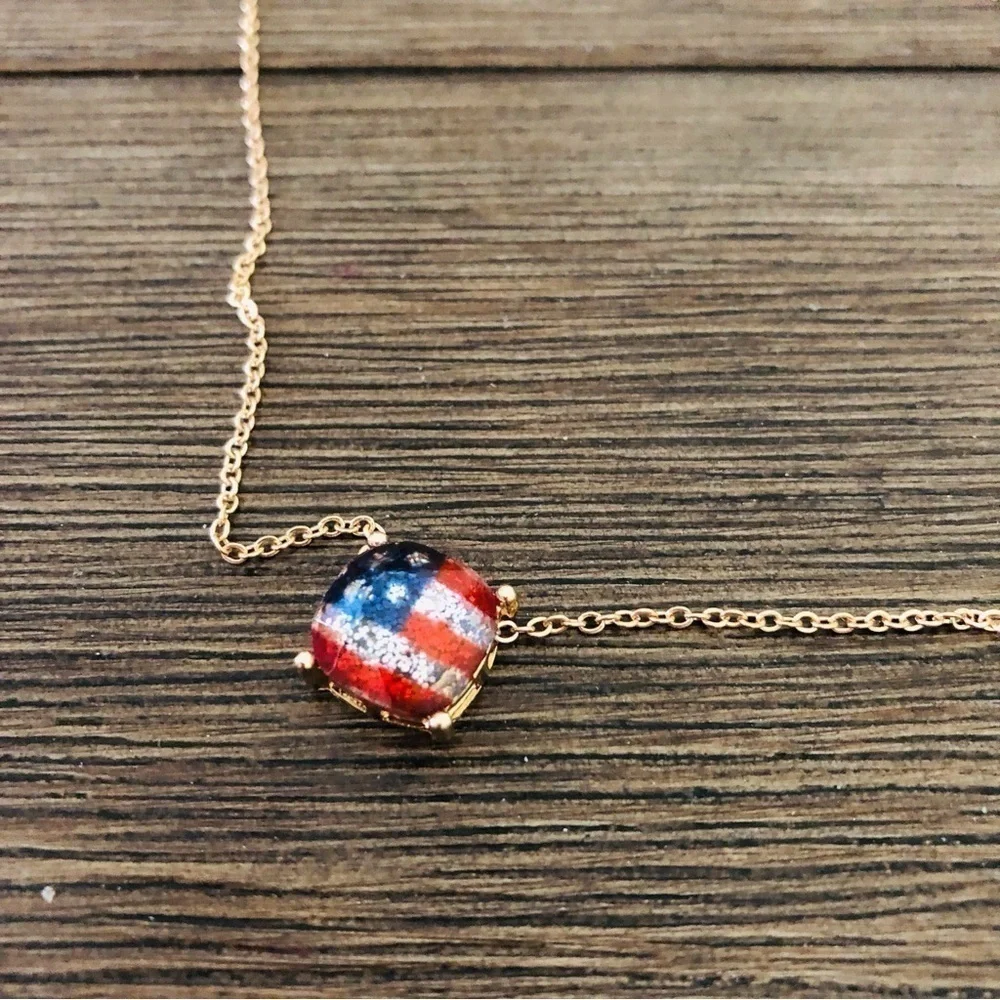 gold metal American flag pendent necklace